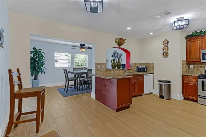 1821  52nd SW ST, Naples, FL 34116
