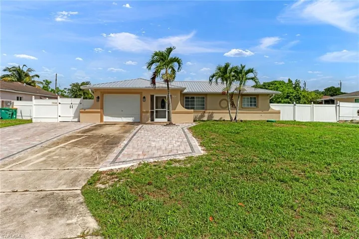 1821  52nd SW ST, Naples, FL 34116