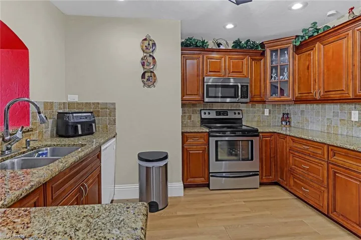 1821  52nd SW ST, Naples, FL 34116