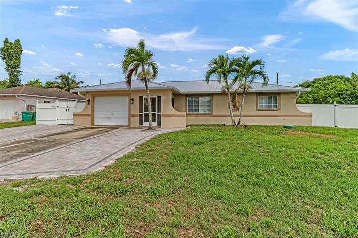 1821  52nd SW ST, Naples, FL 34116