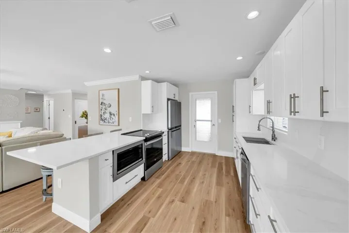 128 San Salvador St, Naples, Florida 34113