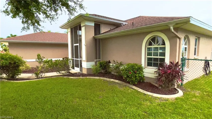 17 SE 15th  AVE, Cape Coral, FL 33990