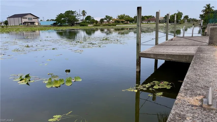 17 SE 15th  AVE, Cape Coral, FL 33990