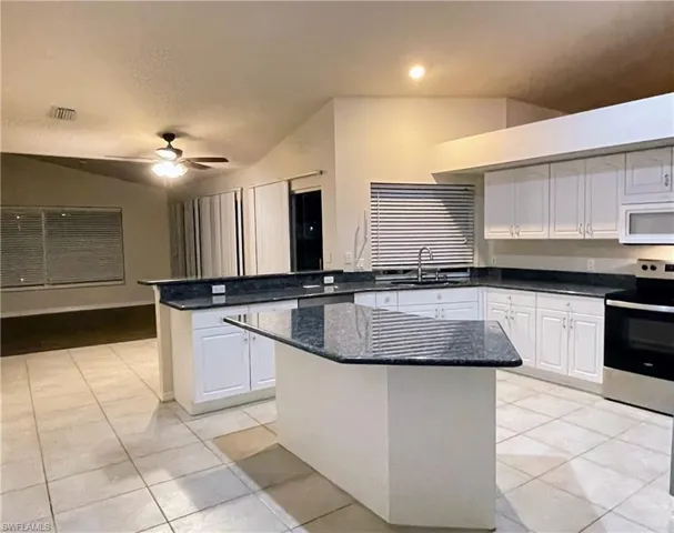 17 SE 15th  AVE, Cape Coral, FL 33990