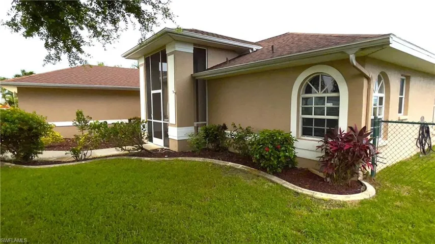 17 SE 15th  AVE, Cape Coral, FL 33990