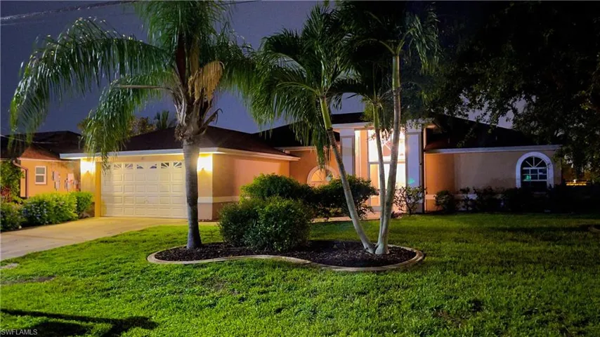 17 SE 15th  AVE, Cape Coral, FL 33990