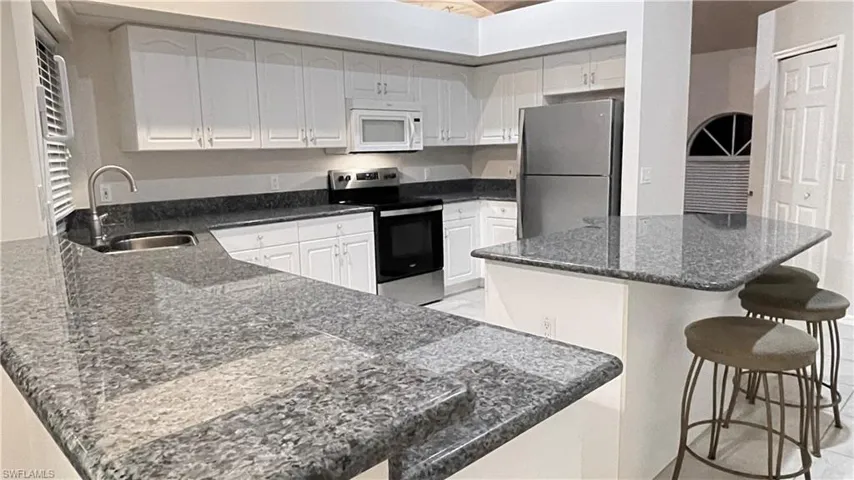 17 SE 15th  AVE, Cape Coral, FL 33990