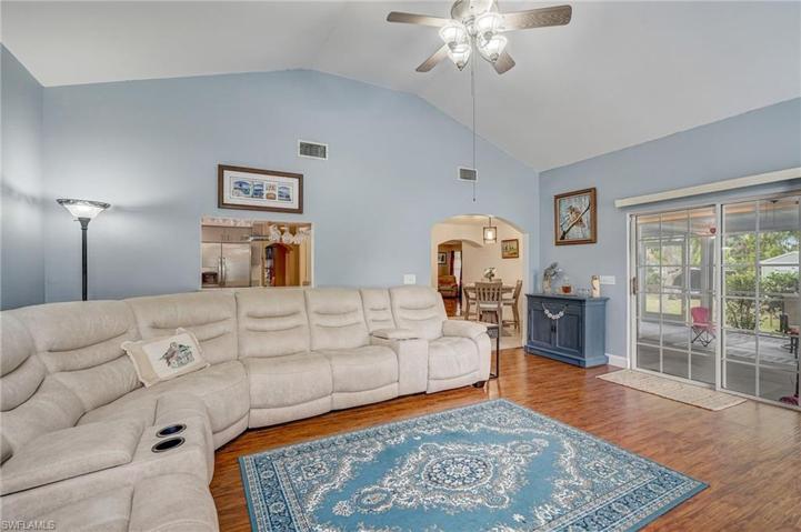 7305 Sean LN, NORTH FORT MYERS FL 33917