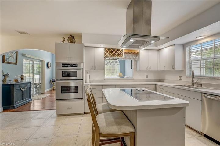7305 Sean LN, NORTH FORT MYERS FL 33917