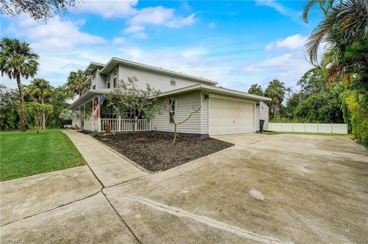 7305 Sean LN, NORTH FORT MYERS FL 33917