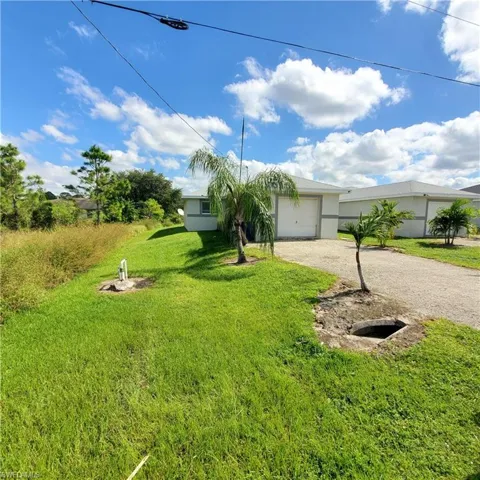 777  Bedford  DR, Lehigh Acres, FL 33974