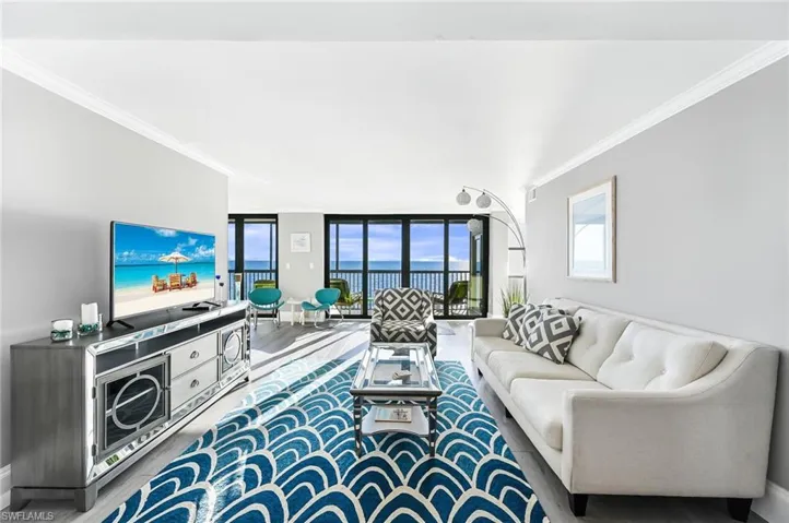 9375  Gulf Shore  DR, Naples, FL 34108