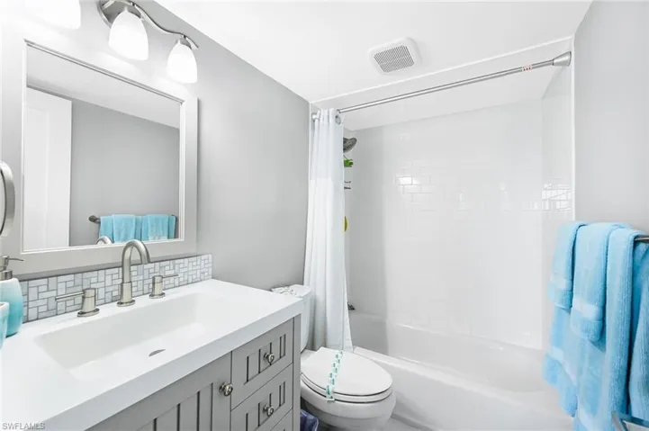 9375  Gulf Shore  DR, Naples, FL 34108