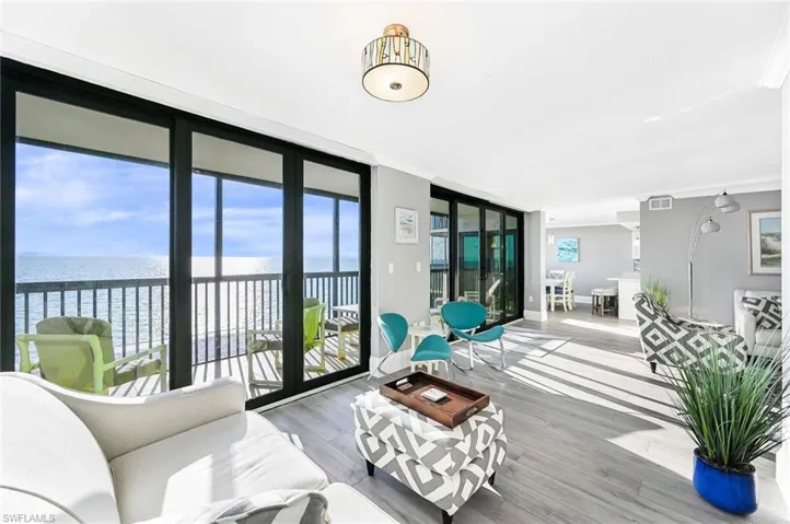 9375  Gulf Shore  DR, Naples, FL 34108