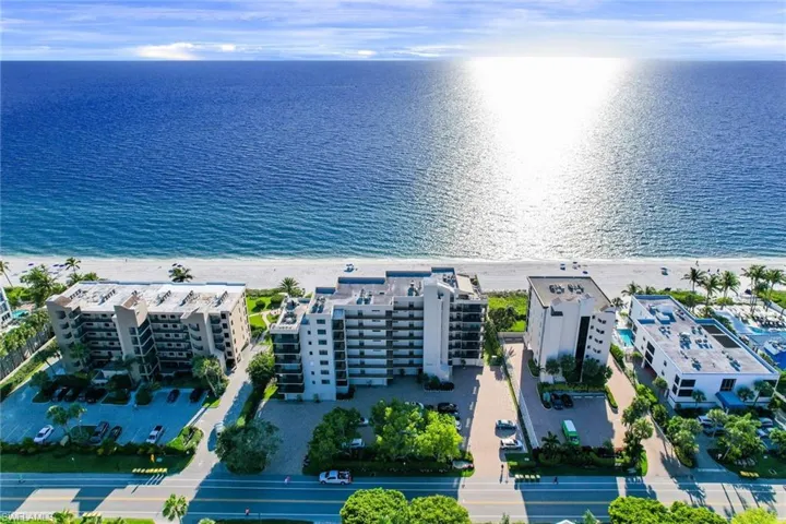 9375  Gulf Shore  DR, Naples, FL 34108