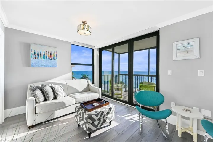 9375  Gulf Shore  DR, Naples, FL 34108