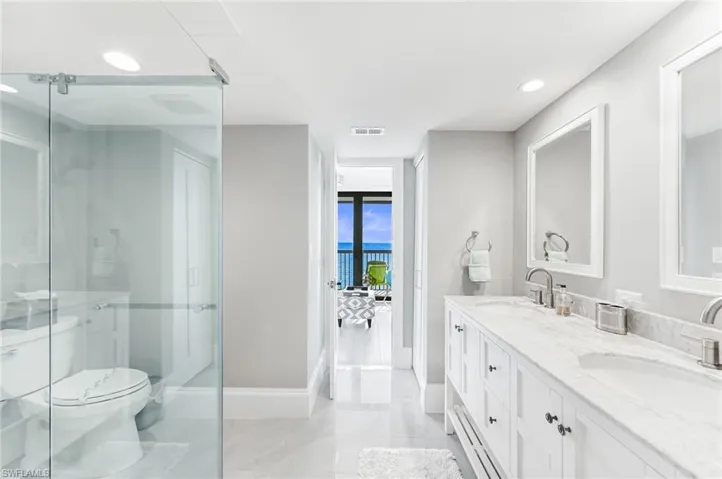 9375  Gulf Shore  DR, Naples, FL 34108