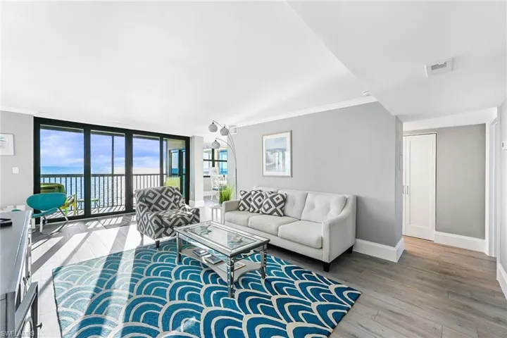 9375  Gulf Shore  DR, Naples, FL 34108