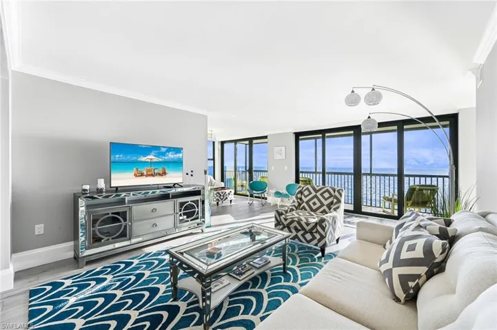 9375  Gulf Shore  DR, Naples, FL 34108