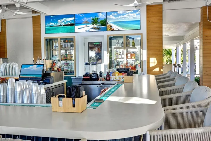 Pool Bar