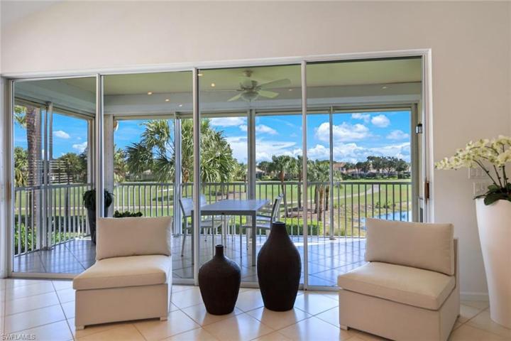 Sliding doors opening up to your great lanai and gorgeous Southern exposure view!