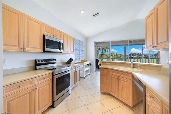 Great kitchen counter and cabinet space for the Chef in the family!