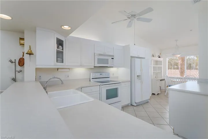 6810  Beach Resort  DR, Naples, FL 34114