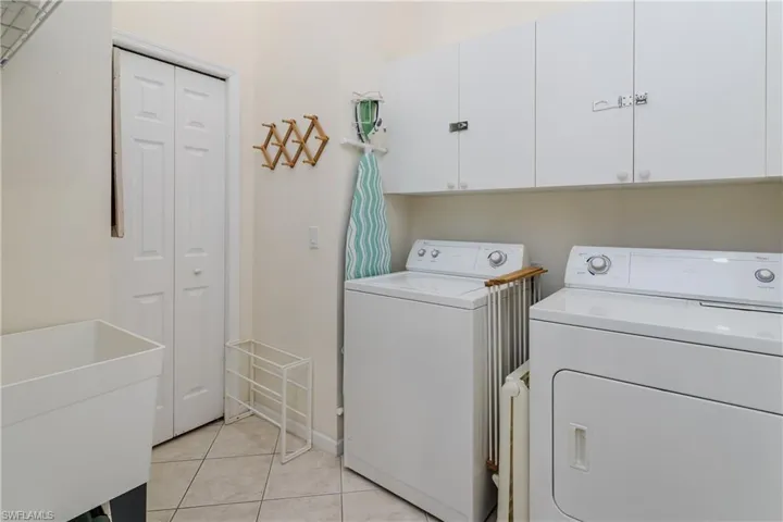 6810  Beach Resort  DR, Naples, FL 34114