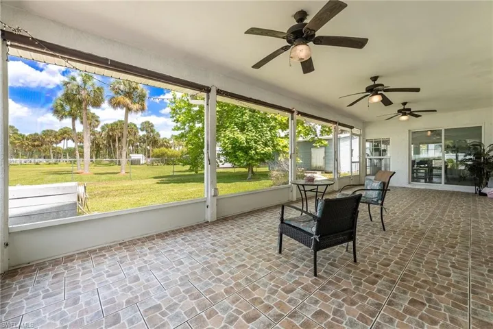 17290  Rewis  RD, Alva, FL 33920