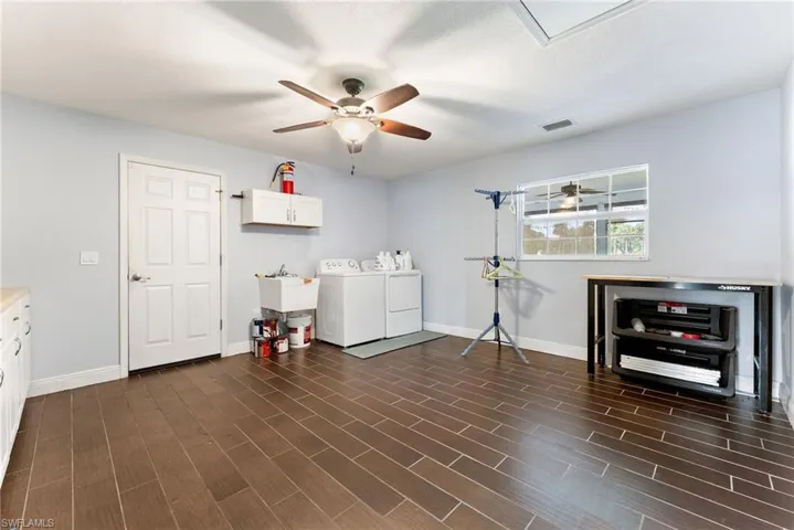 17290  Rewis  RD, Alva, FL 33920