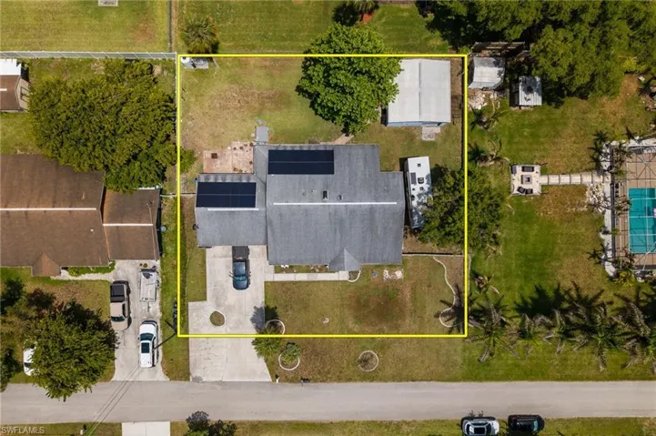 17290  Rewis  RD, Alva, FL 33920