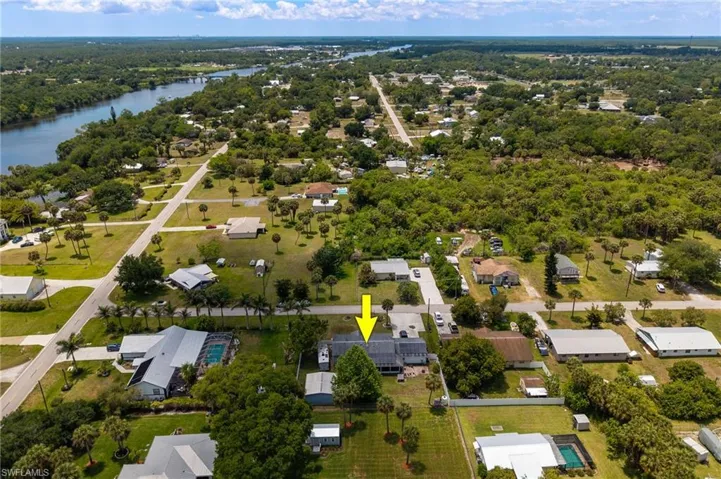 17290  Rewis  RD, Alva, FL 33920