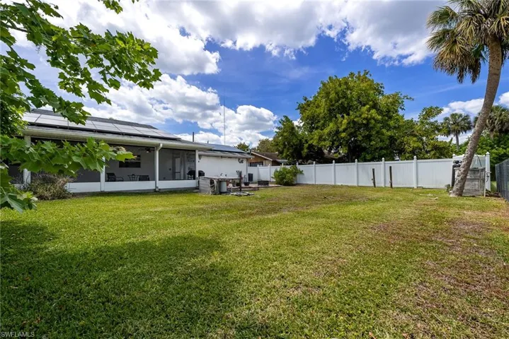 17290  Rewis  RD, Alva, FL 33920