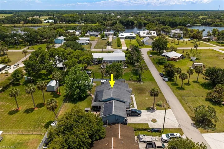 17290  Rewis  RD, Alva, FL 33920