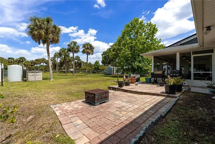 17290  Rewis  RD, Alva, FL 33920