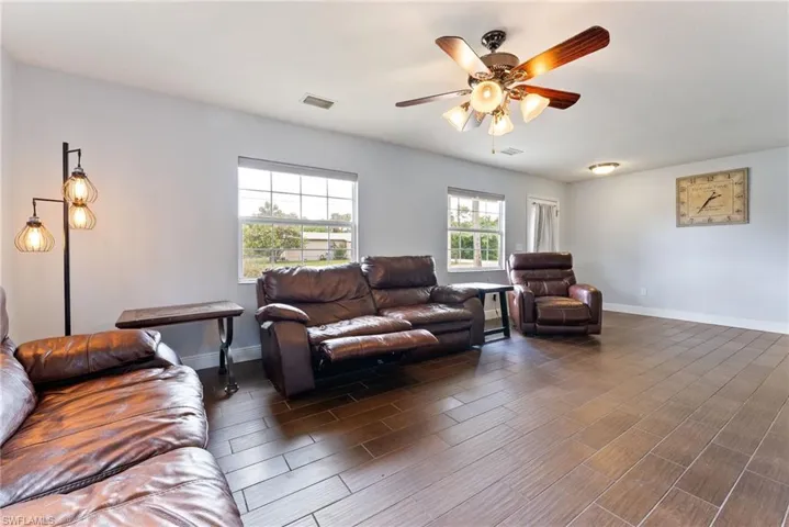 17290  Rewis  RD, Alva, FL 33920