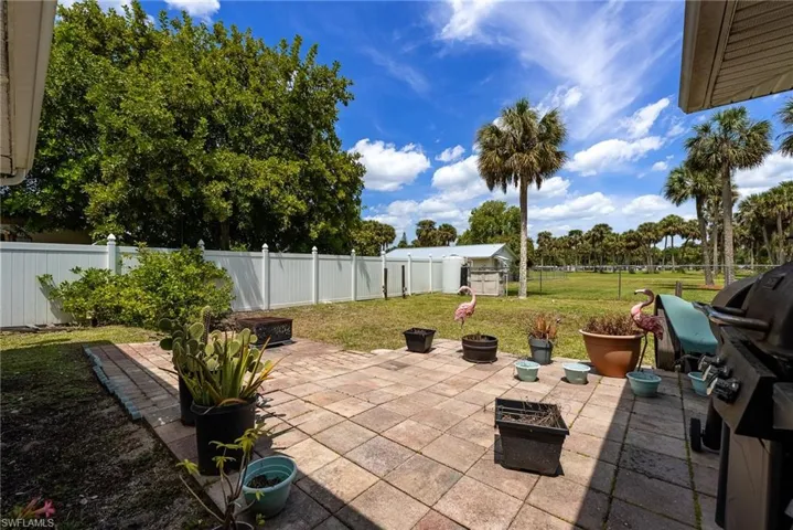 17290  Rewis  RD, Alva, FL 33920