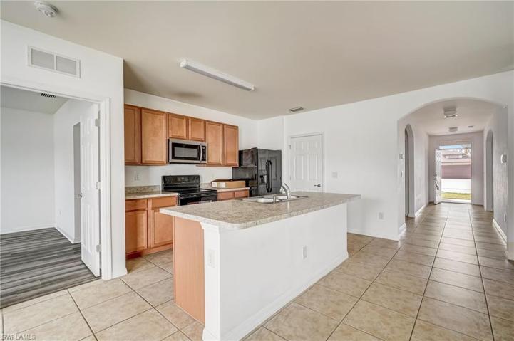 2709 SW 4th PL, CAPE CORAL FL 33914