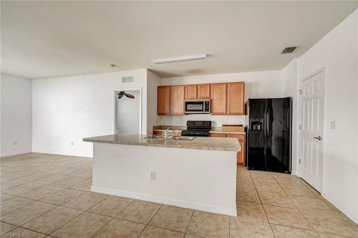 2709 SW 4th PL, CAPE CORAL FL 33914