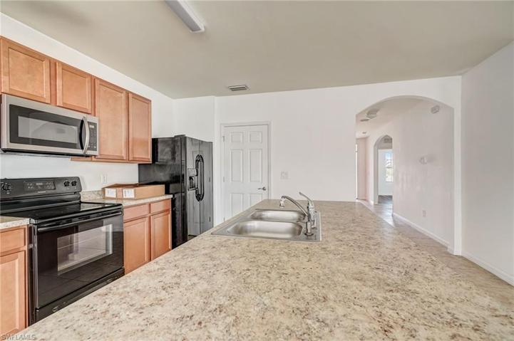 2709 SW 4th PL, CAPE CORAL FL 33914