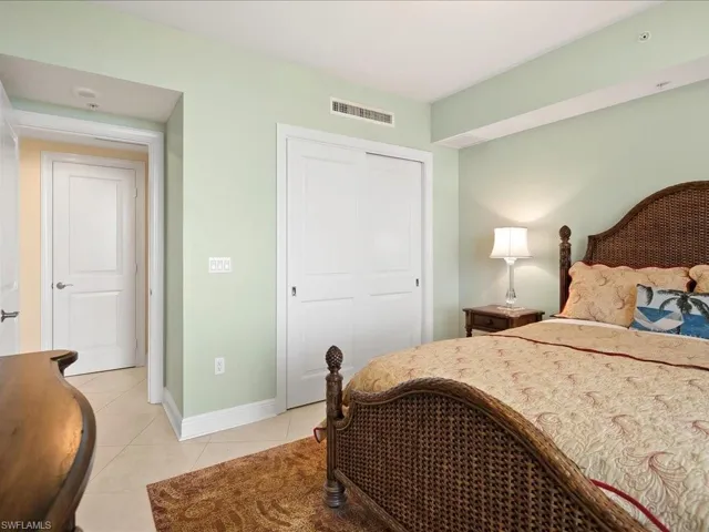 1050  Borghese  LN, Naples, FL 34114