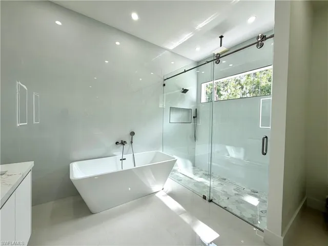2514 56th Ave Ne, Naples, Florida 34120