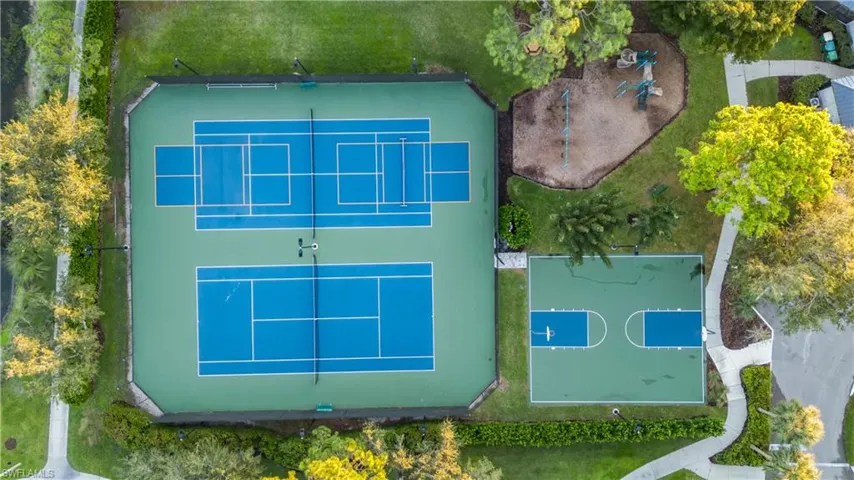 Aerial view of tennis and pickleball courts