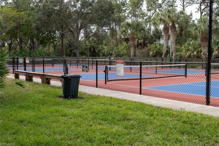 411 Valerie WAY # 101, NAPLES FL 34104