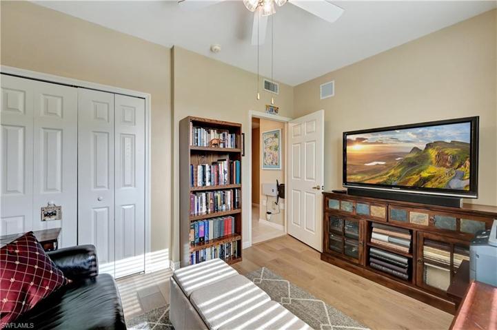 411 Valerie WAY # 101, NAPLES FL 34104