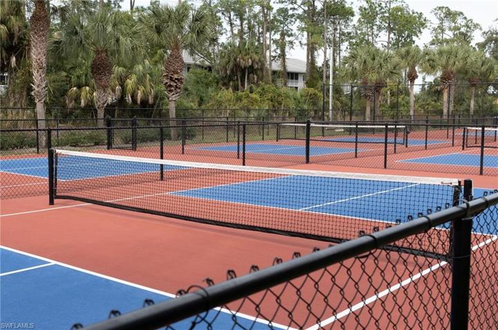 411 Valerie WAY # 101, NAPLES FL 34104