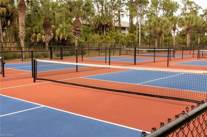 411 Valerie WAY # 101, NAPLES FL 34104