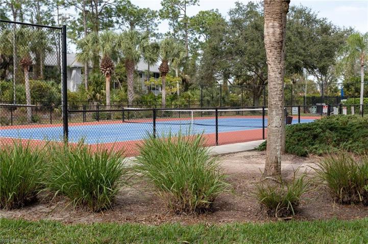 411 Valerie WAY # 101, NAPLES FL 34104