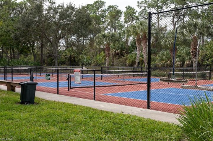 411 Valerie WAY # 101, NAPLES FL 34104
