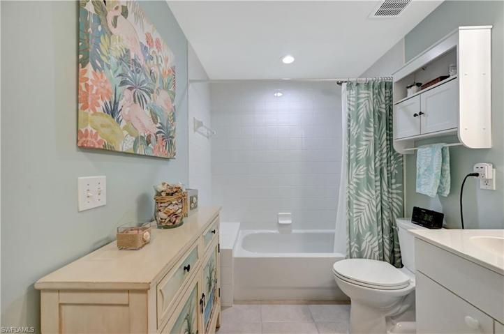 411 Valerie WAY # 101, NAPLES FL 34104